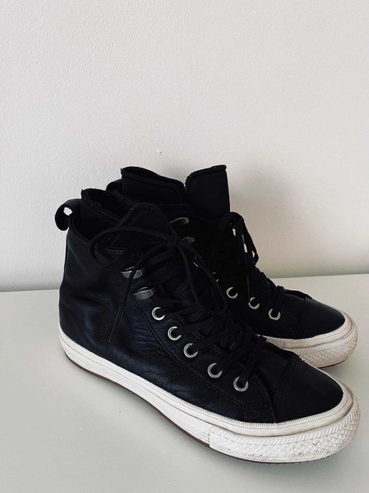 Продавам оригинални кецове Converse,  естествена кожа
