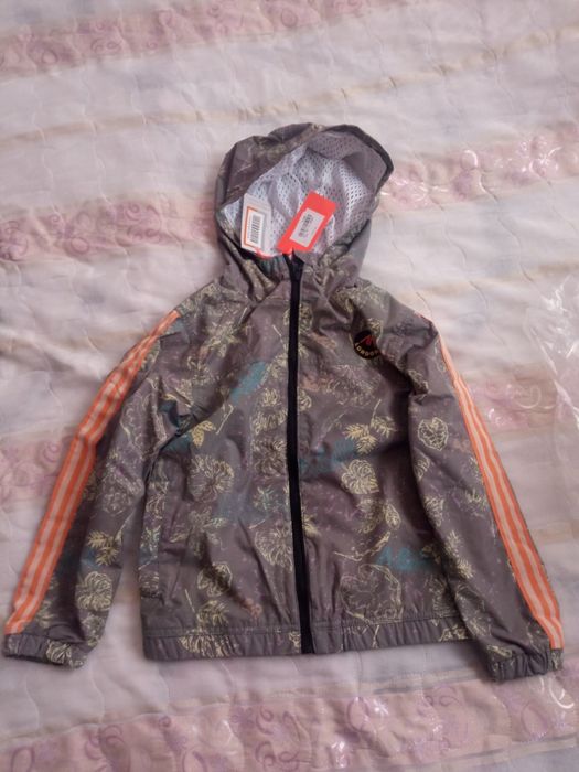Продавам детско яке