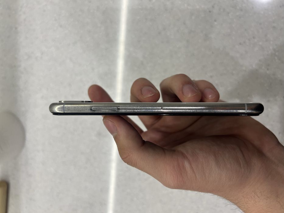 Продам iphone x в отличном состоянии