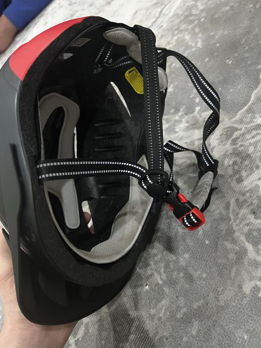 Продоется 2 шлема