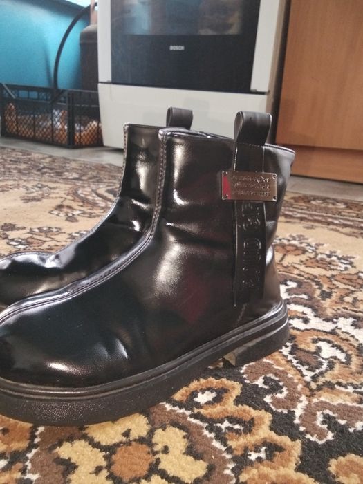 Продам  для девочек