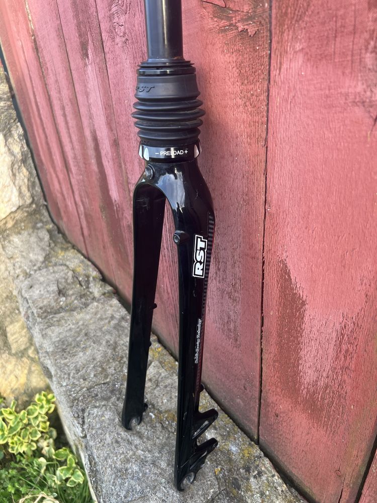 ‼️Suspensie Carbon RST single shock 26R‼️ Ferendia • OLX.ro