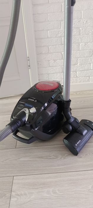 Продам пылесос Bosch б/у в отличном состоянии