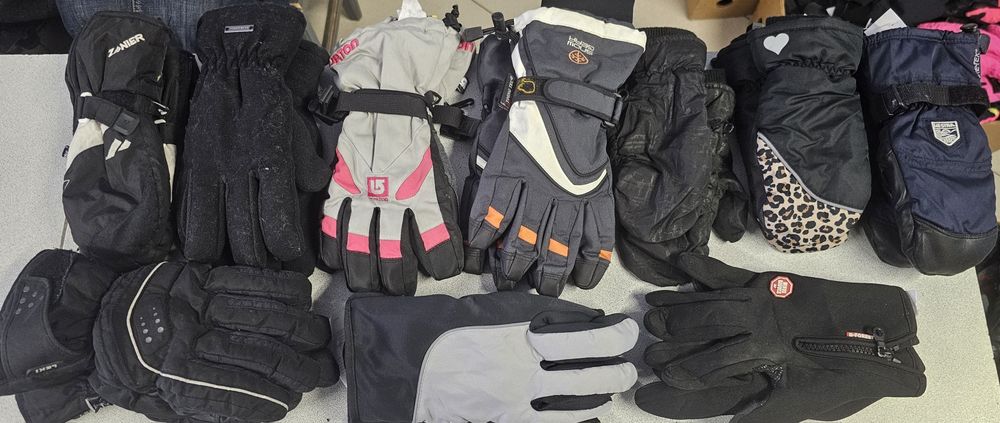 Manusi de ski mai multe modele