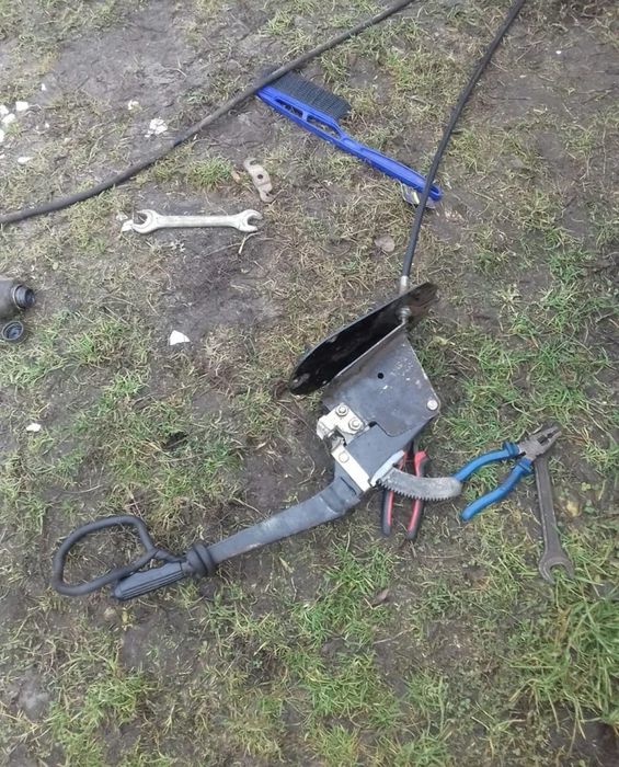 Рычаг стояночного тормоза