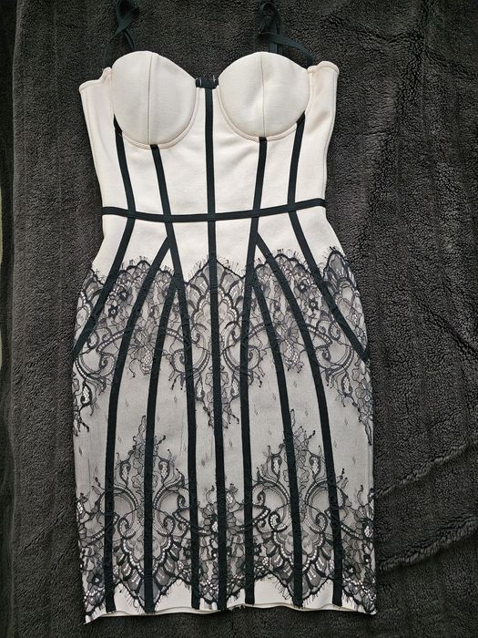 Бандажни рокли , рокли с паети !