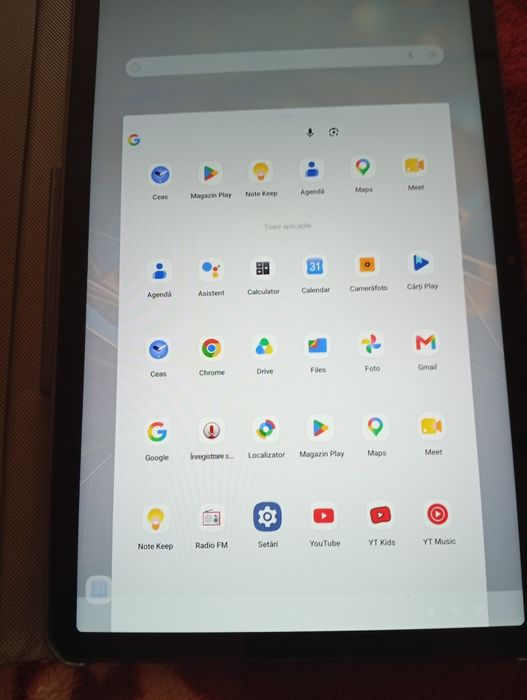 Vând tableta inclusa și husa și încărcător