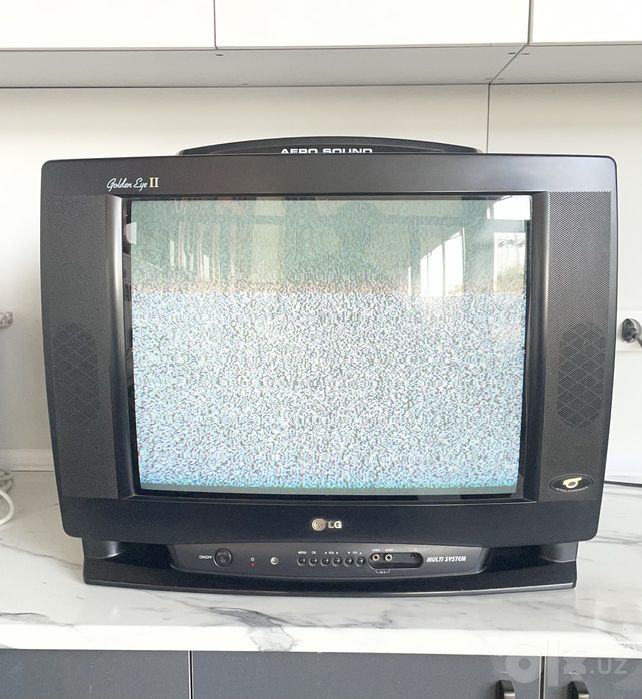 Eski rusumli rangli televizor LG Golden Eye II (Ishlaydigan holatda)