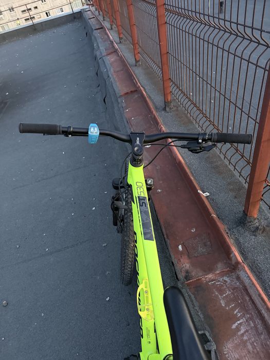 Bicicletă MTB Rockrider ST 530 – ca nouă, verde neon, echipare bună, pregătită de mers