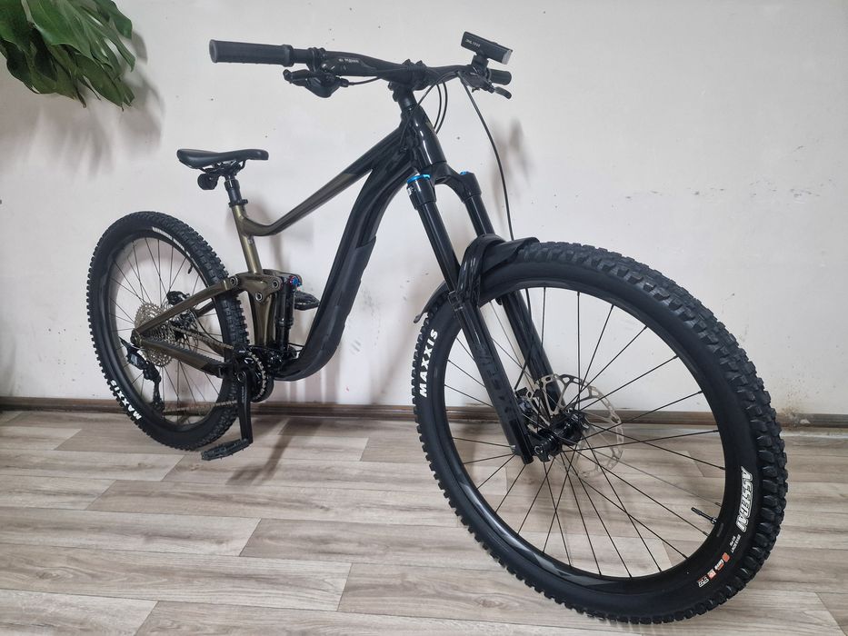 Обмнен Giant reign