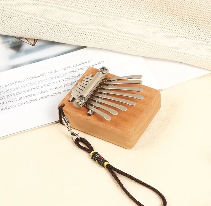 Мини Калимба 8 тона , преносимо пиано , джобен музикален инструмент