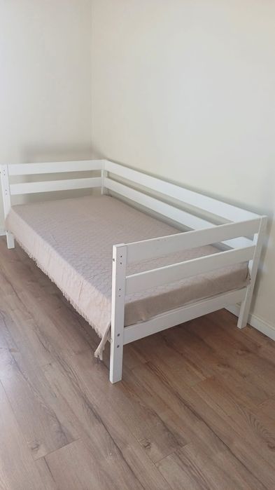 Продам подростковую кровать .