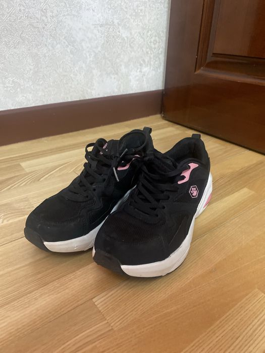 Продам кроссовки от Lumberjack