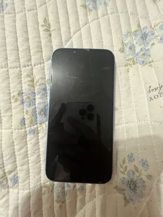 Продам айфон 13
