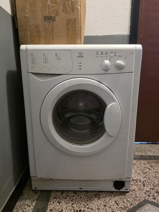 Пералня Indesit WIN 82 (5 кг, 800 об/мин) – отлично работеща