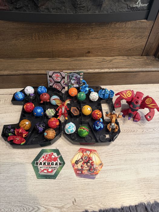 Set jucarii Bakugan  25 buc plus cutie , cartonase Pret : 199 lei toate