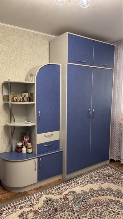 Продам компьютерный стол и шкаф