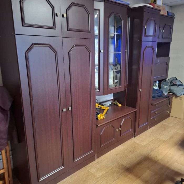 Продам стенку 317х217х52