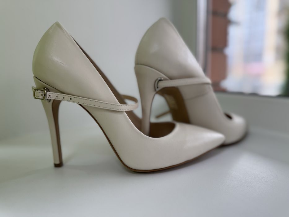 Продам туфли , новые