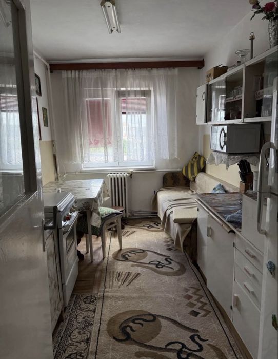 Vand apartament cu 3 camere