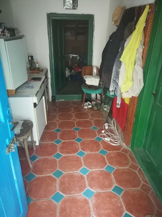Vind casa taraneasca  linga Bucuresti  1000mp la 2 min de Lac