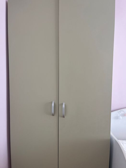 Dormitor tineret complet – 5 piese, stare bună.