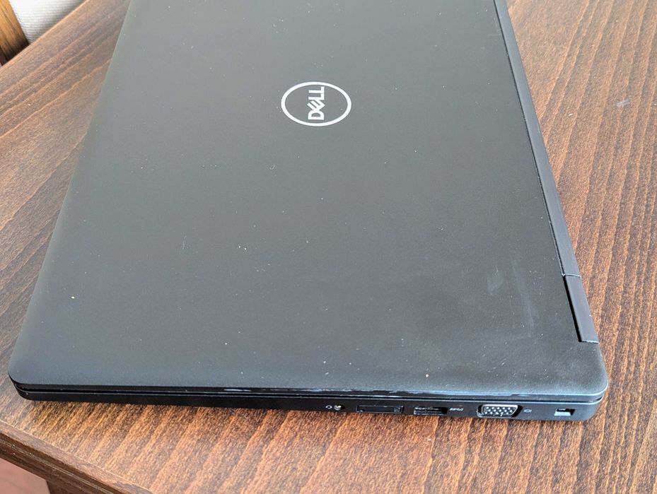 Dell Latitude 5590 - 15.6" - FHD - i5-8250U - 8/256 GB + Win11