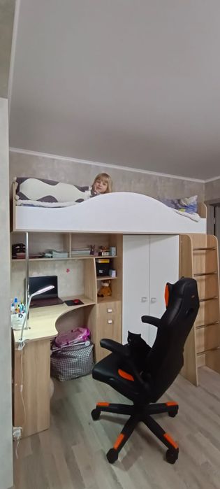 Кровать чердак.