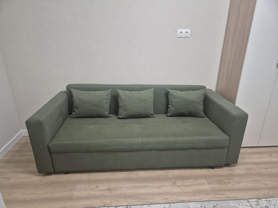Диван мягкий зеленый