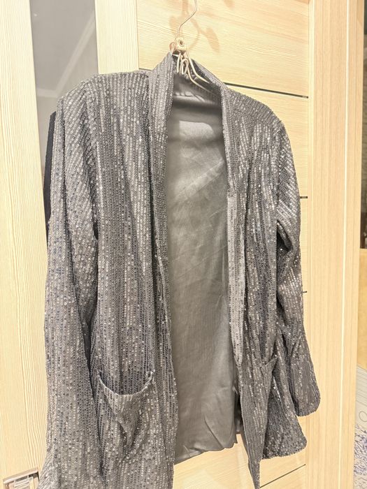 Продам блестящие пиджак, юбка, рубашка