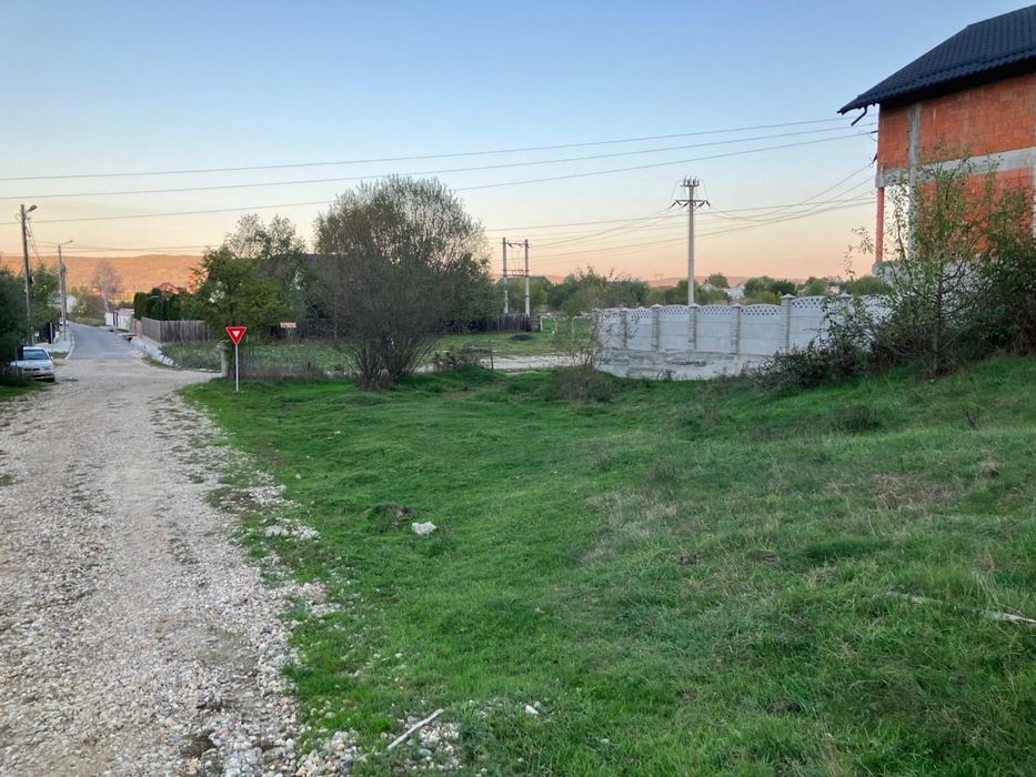 Teren intravilan 600mp utilitati Bascov langa padure