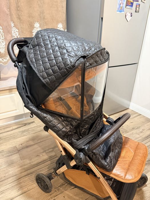 Vând cărut sport Leclerc putin folosit