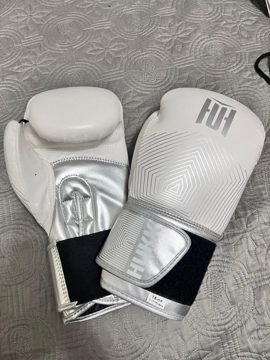 Боксерский перчатка