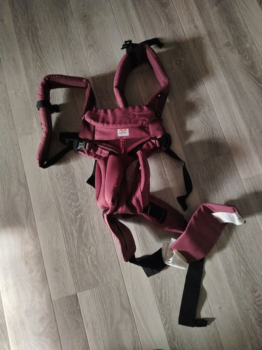 Продам кенгуру в хорошем состоянии