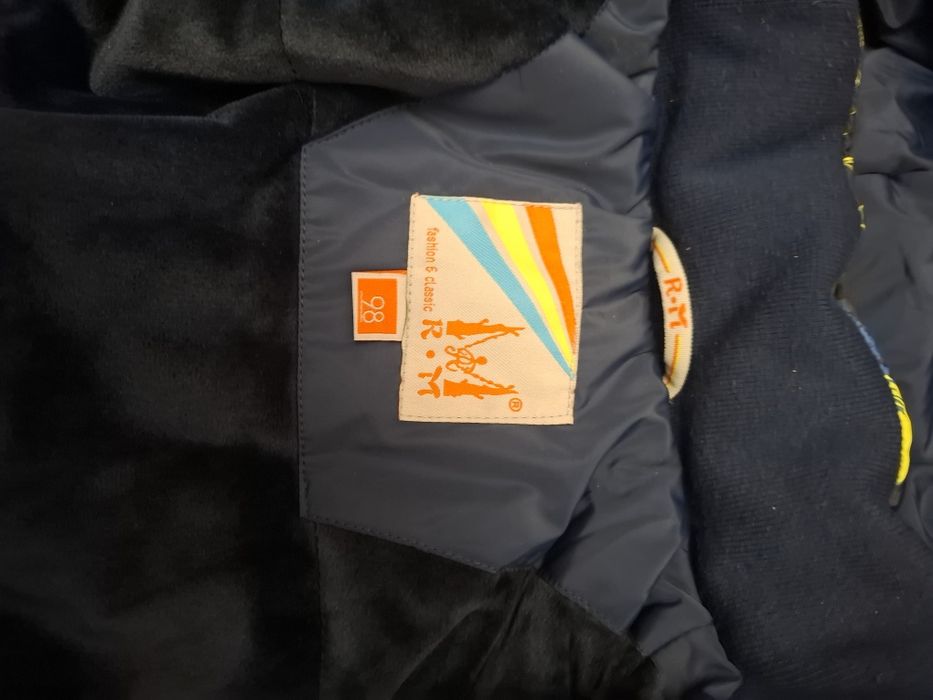 Продам куртку детскую зимнию