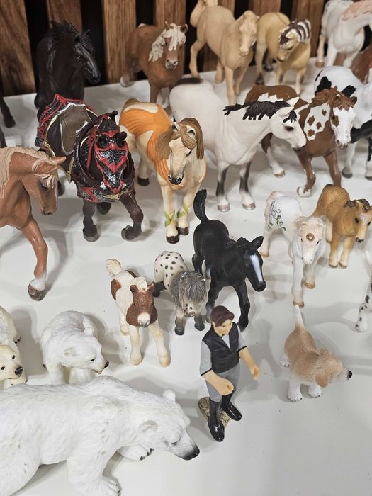 Lot 29 Figurine Schleich Cai, ursi polari animale de curte