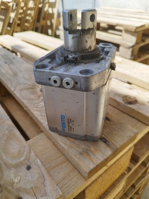 Пневматичен стоп цилиндър Festo