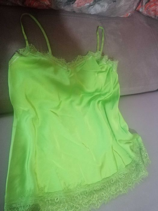 Нов зелен топ от сатен
