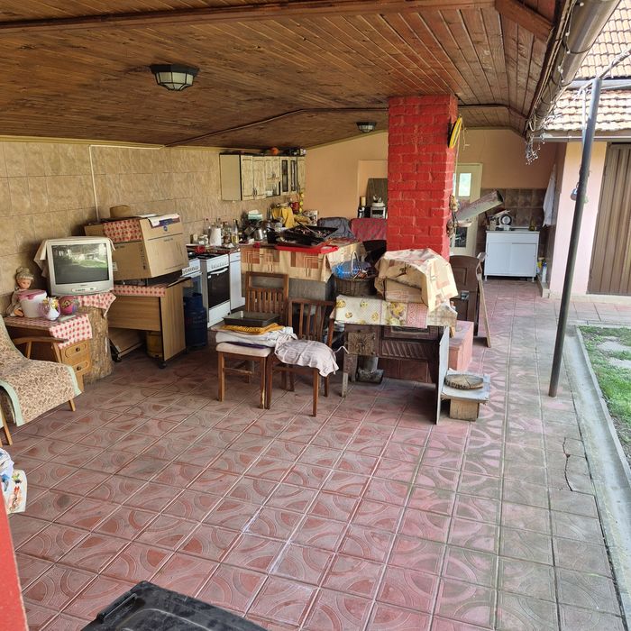 Casă din cărămidă în Porț comuna Marca.