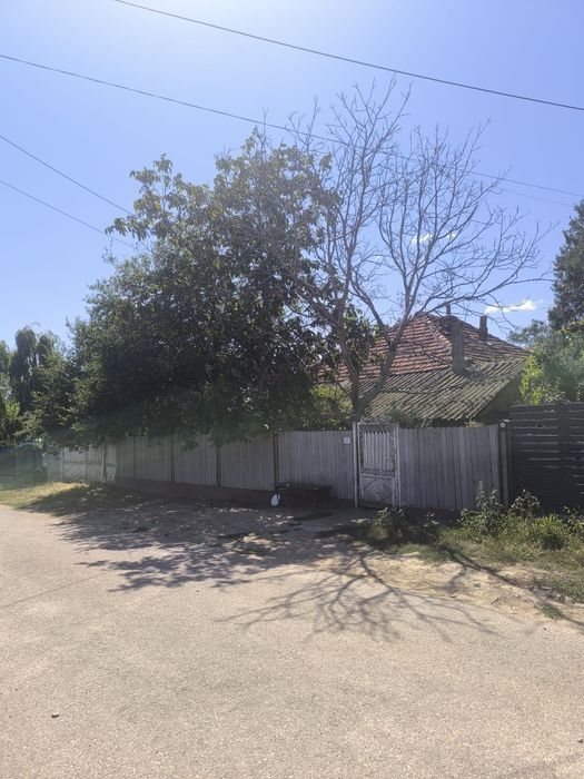 Casă bătrânească cu teren 1.303 mp – Gălbinași, Tăbărăști, Buzău