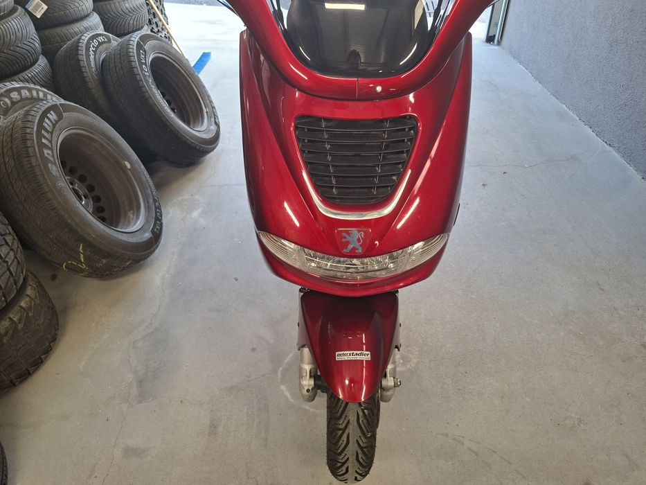 Скутер Peugeot Elyseo 150