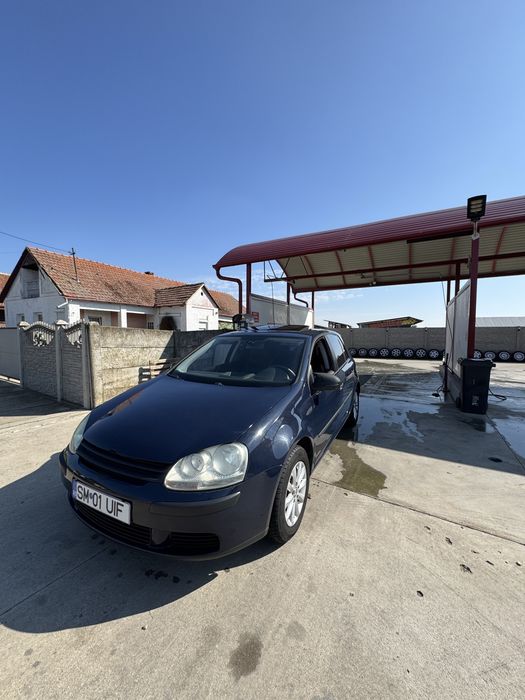 VW Golf 5 | 205.xxx km | Trapă | 2.250€