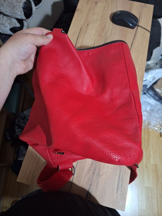 Urgent !! Ghozdan (geanta ) rosu piele Musette