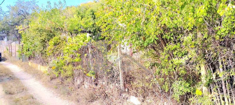 Парцел в Варна, област-м-т Манастирски рид площ 1200 цена 95000