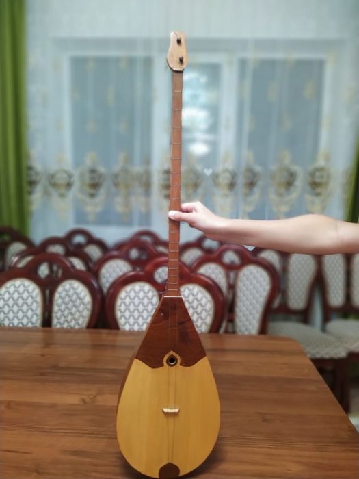 Домбыра сатылады