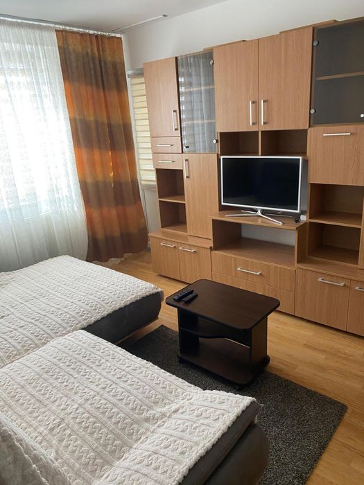 Închiriez apartament cu 3 camere — fotografia 1