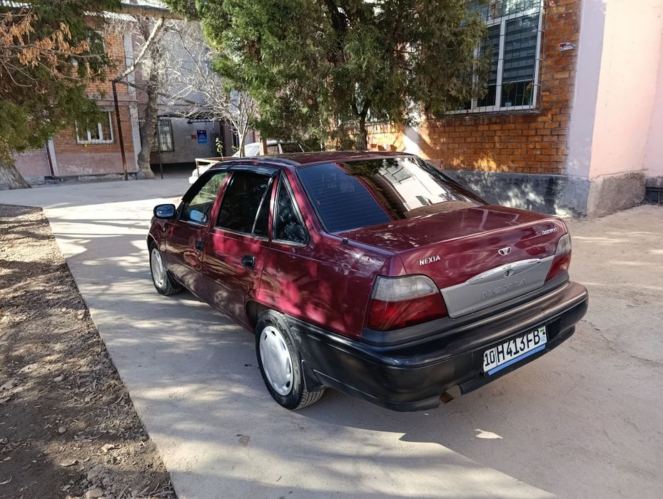 Нексия 1 зўр холати бут бутун срочна сотилади