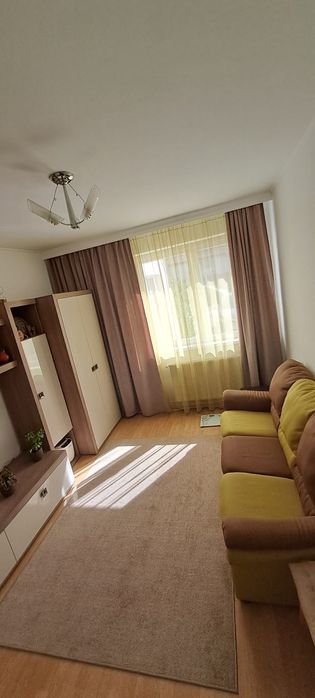 Apartament de închiriat cu doua camere, mobilat și utilat.