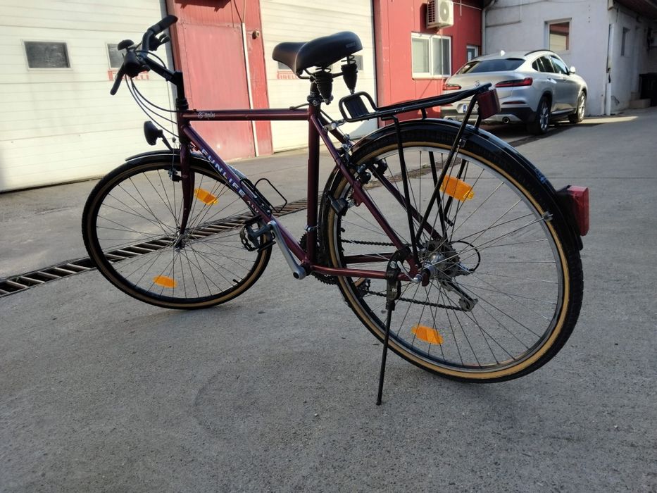 Vând bicicleta din aluminiu pentru bărbați