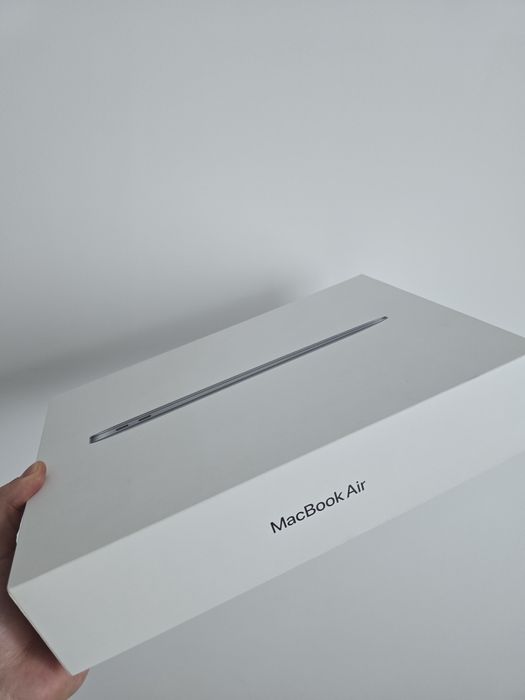 MacBook Air 2020  - Stare Excelentă, Pachet Complet